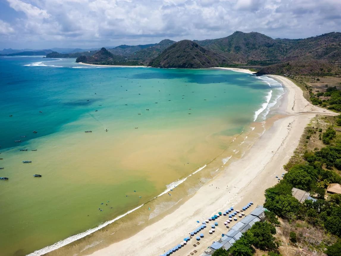 Plage de Selong Belanak, Lombok — région BEL-AIR INTERNATIONAL