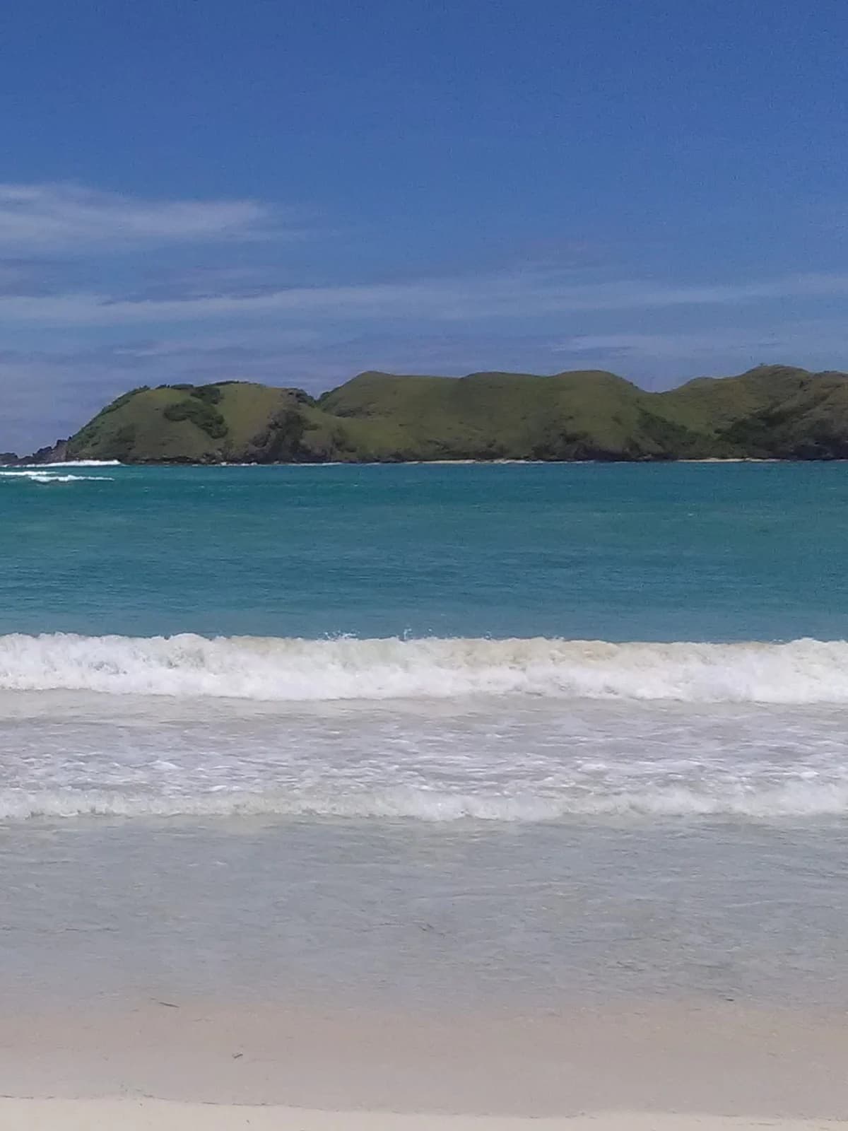 Baie de Tanjung Aan, sable et collines, à proximité de Kuta Lombok